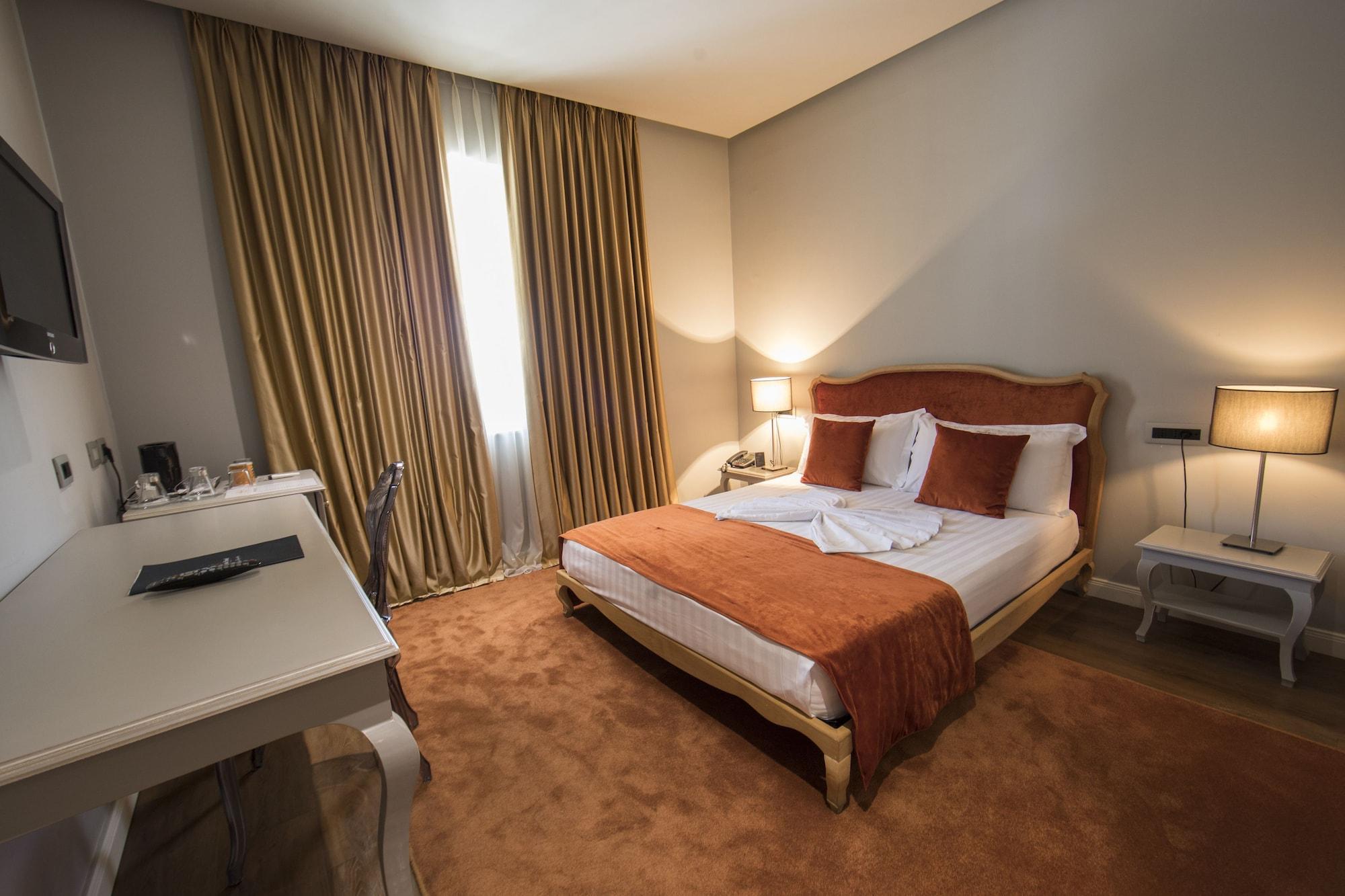 Classic Hotel Tiranë Ngoại thất bức ảnh