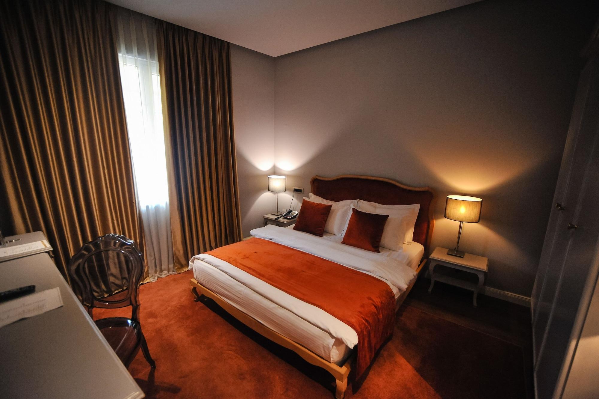 Classic Hotel Tiranë Ngoại thất bức ảnh
