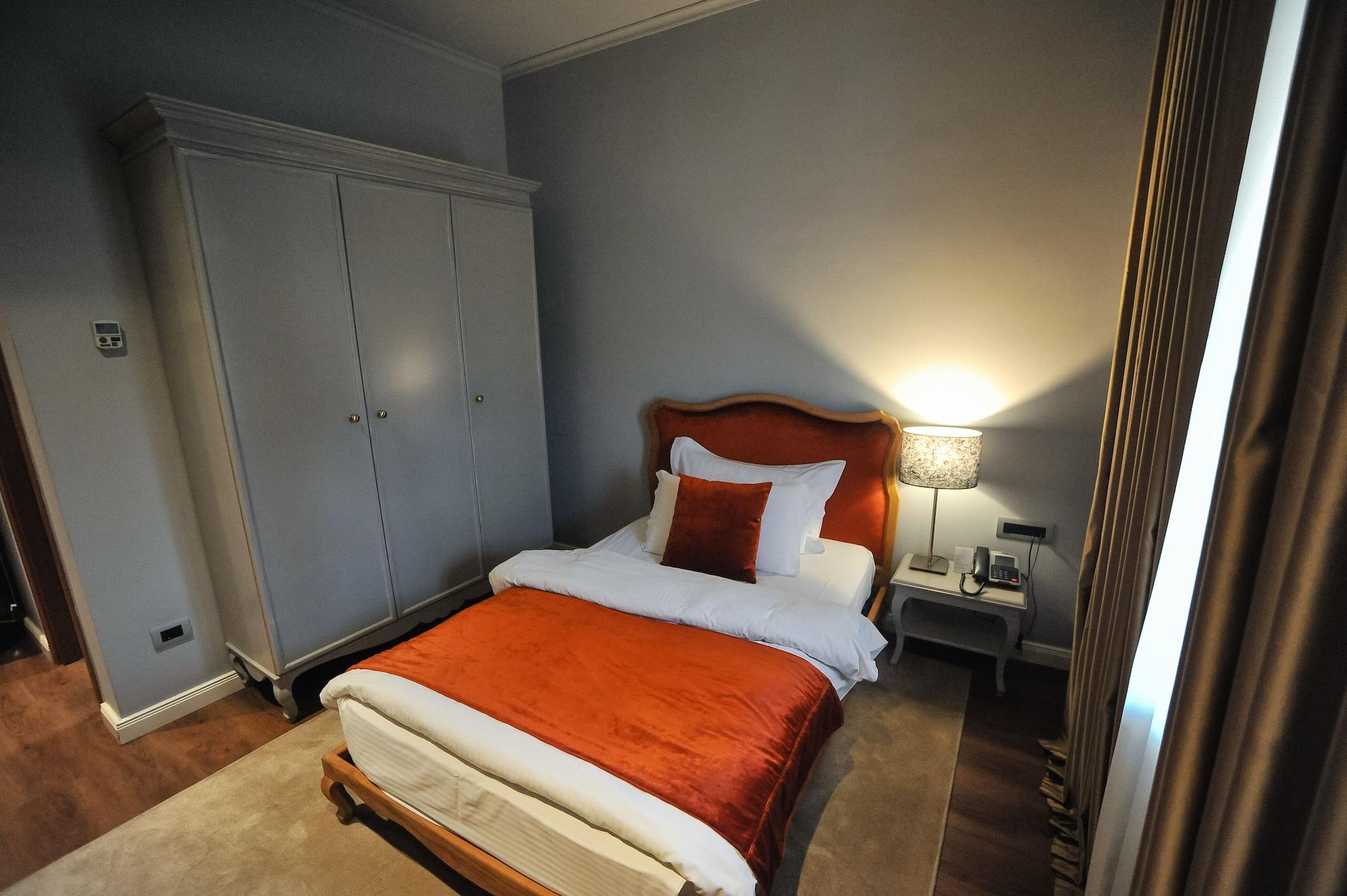Classic Hotel Tiranë Ngoại thất bức ảnh