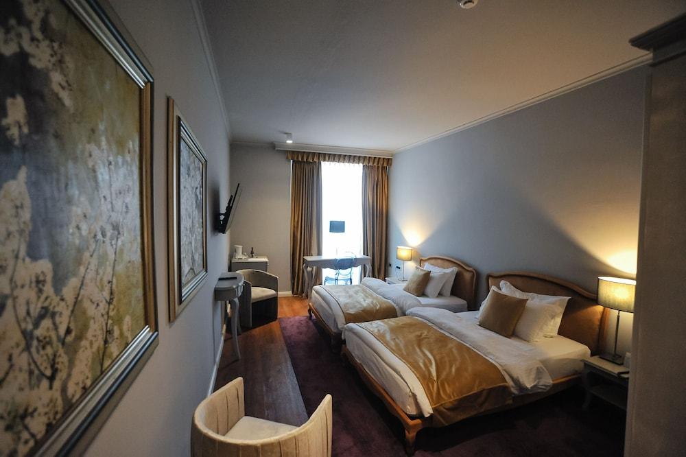 Classic Hotel Tiranë Ngoại thất bức ảnh