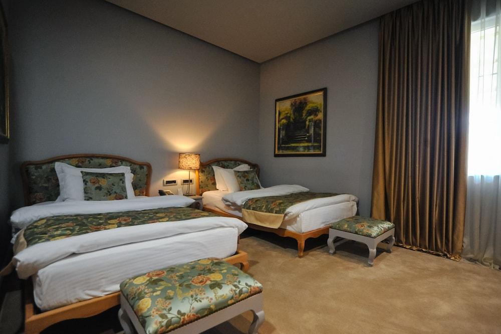 Classic Hotel Tiranë Ngoại thất bức ảnh