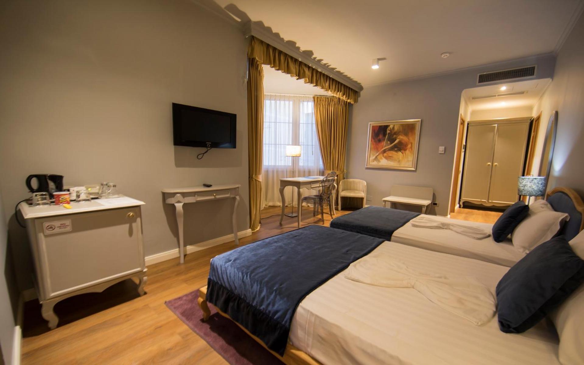 Classic Hotel Tiranë Ngoại thất bức ảnh