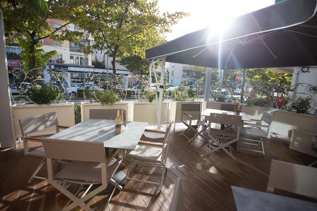 Classic Hotel Tiranë Ngoại thất bức ảnh