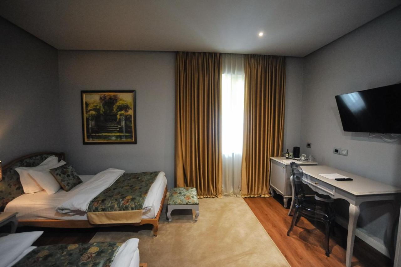Classic Hotel Tiranë Ngoại thất bức ảnh