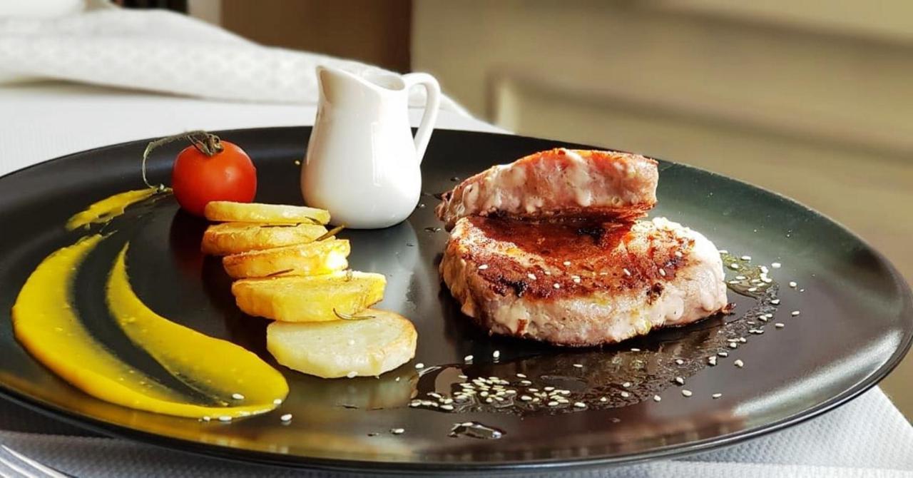 Classic Hotel Tiranë Ngoại thất bức ảnh
