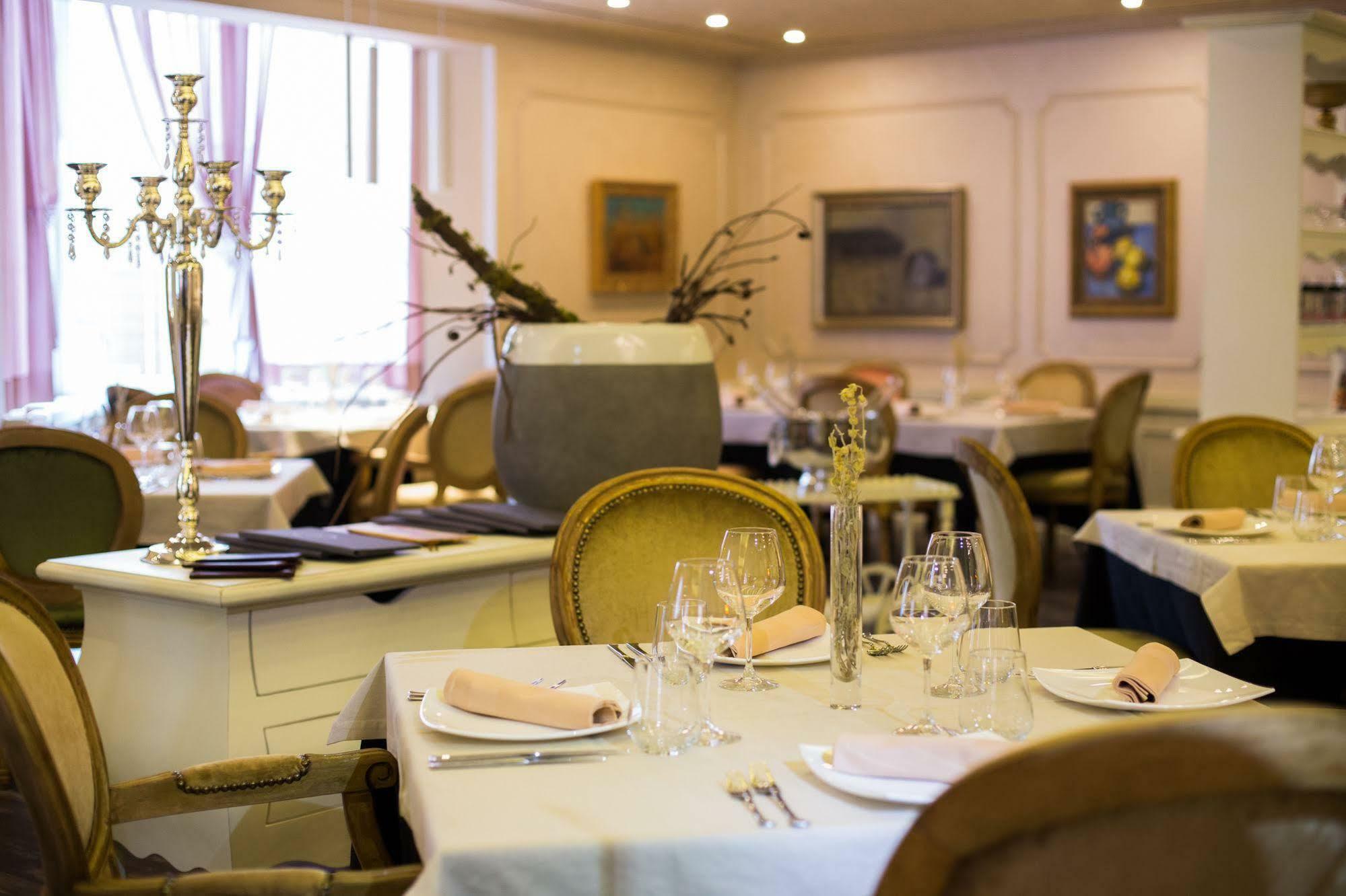 Classic Hotel Tiranë Ngoại thất bức ảnh
