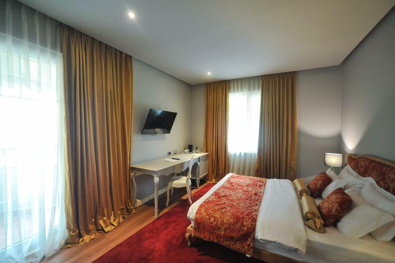 Classic Hotel Tiranë Ngoại thất bức ảnh